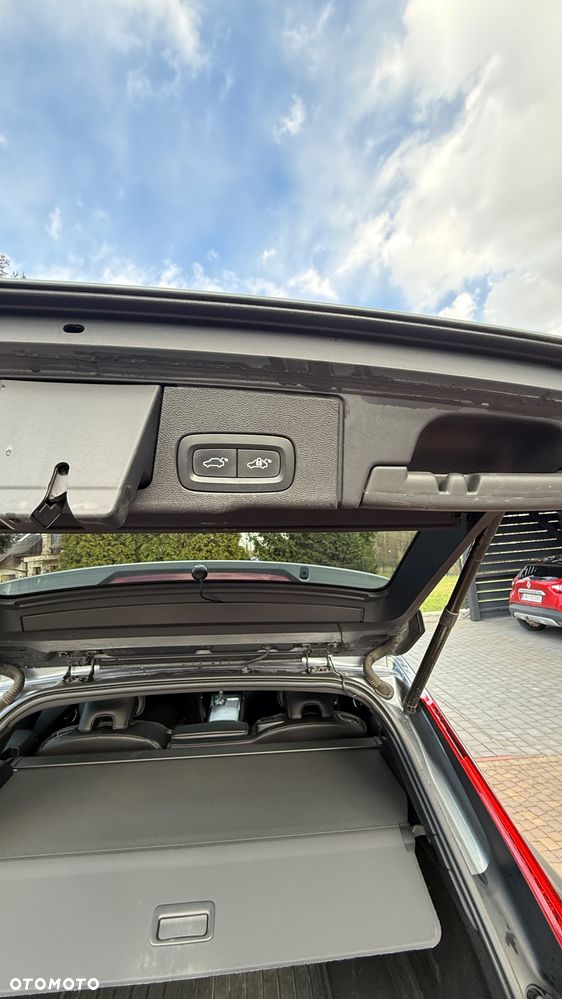 Volvo XC 60 D4 AWD R-Design - 18