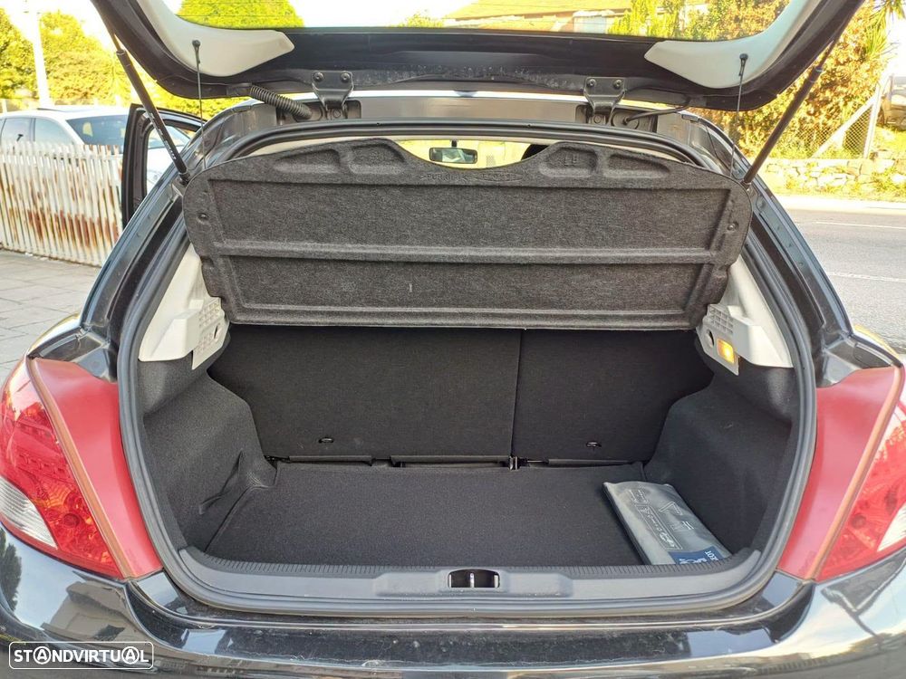 Peugeot 207 1.4 16V SE Millesim 200 Anos - 12