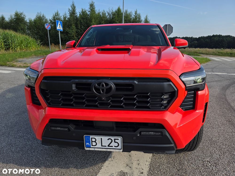 Toyota Tacoma - 8