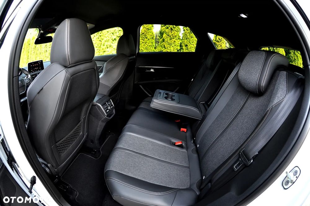 Peugeot 3008 1.2 PureTech Allure S&S - 23