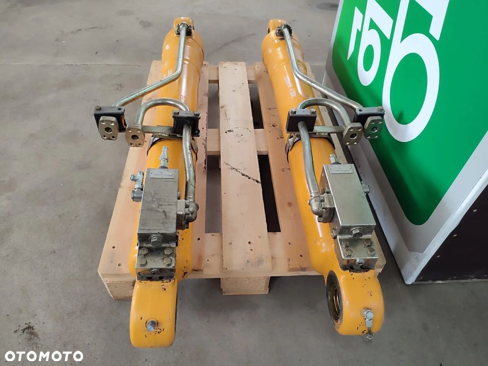 Siłownik hydrauliczny   9284408  Liebherr A 900 C - 8