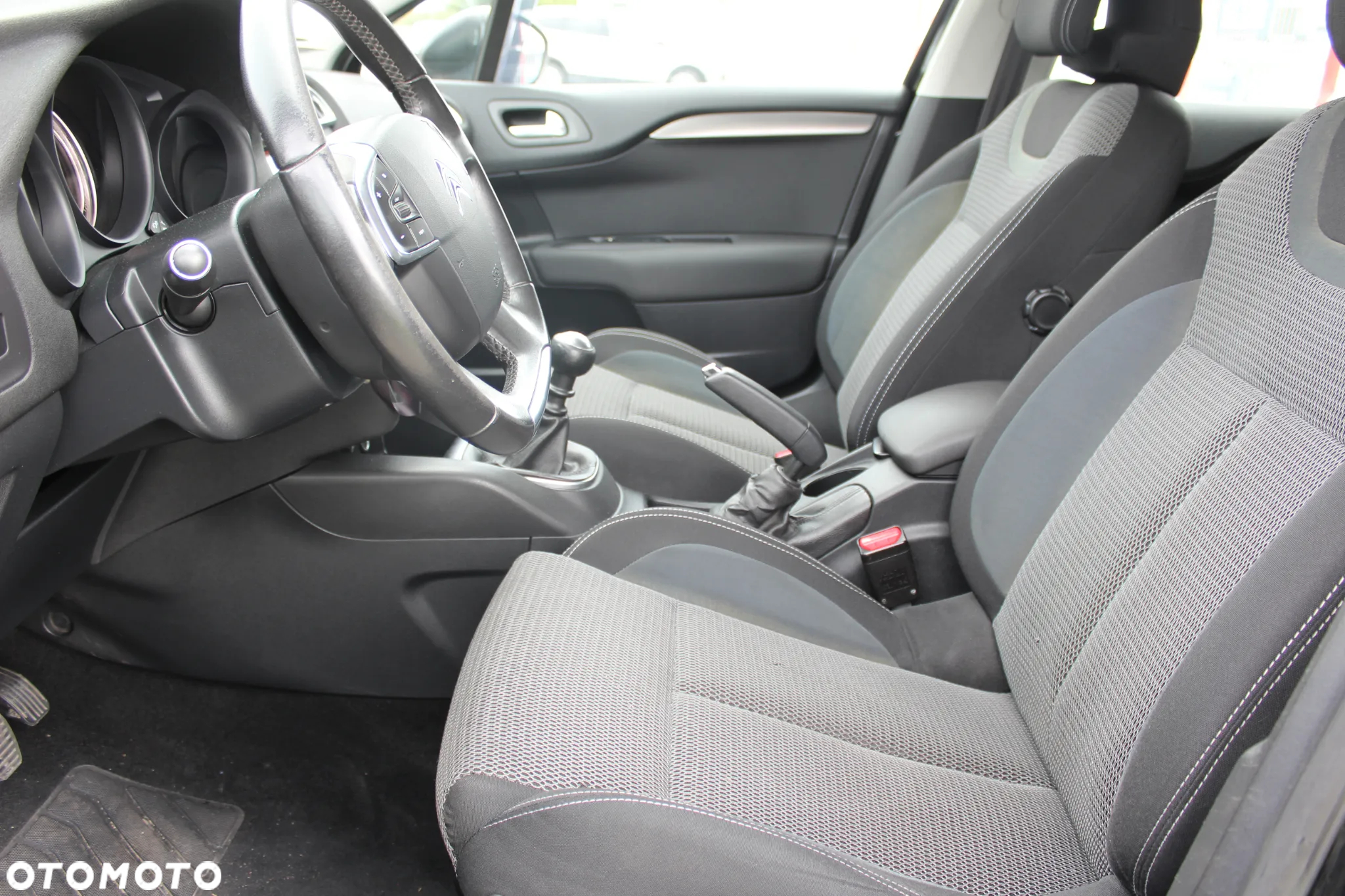 Citroën C4 1.6 BlueHDi Shine S&S - 12
