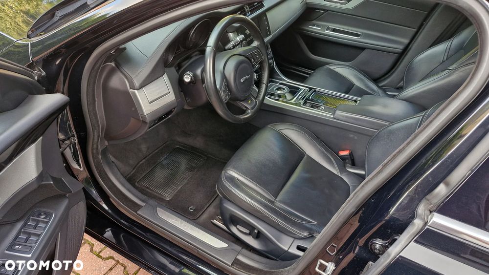 Jaguar XF 2.0 i4D Prestige - 7