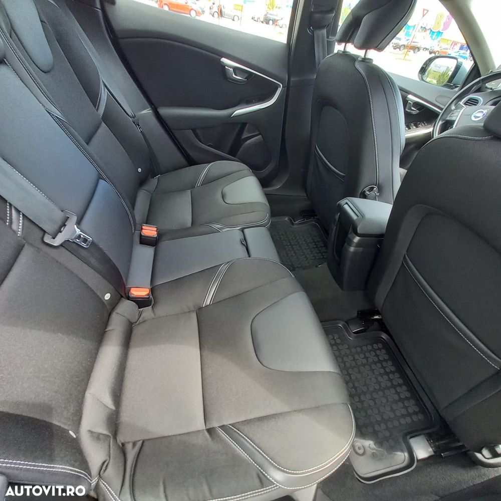 Volvo V40 D4 VEA Momentum - 10