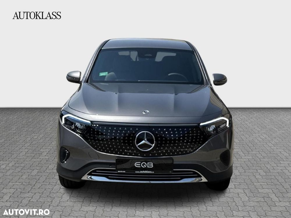 Mercedes-Benz EQB - 8