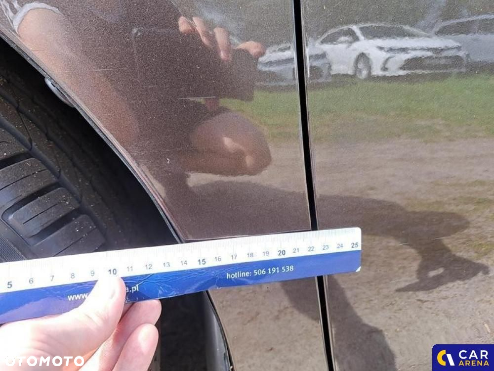 Toyota Camry - 25