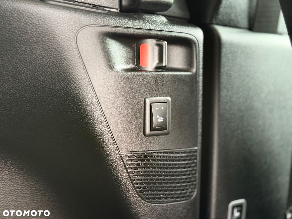 Chrysler Pacifica - 28