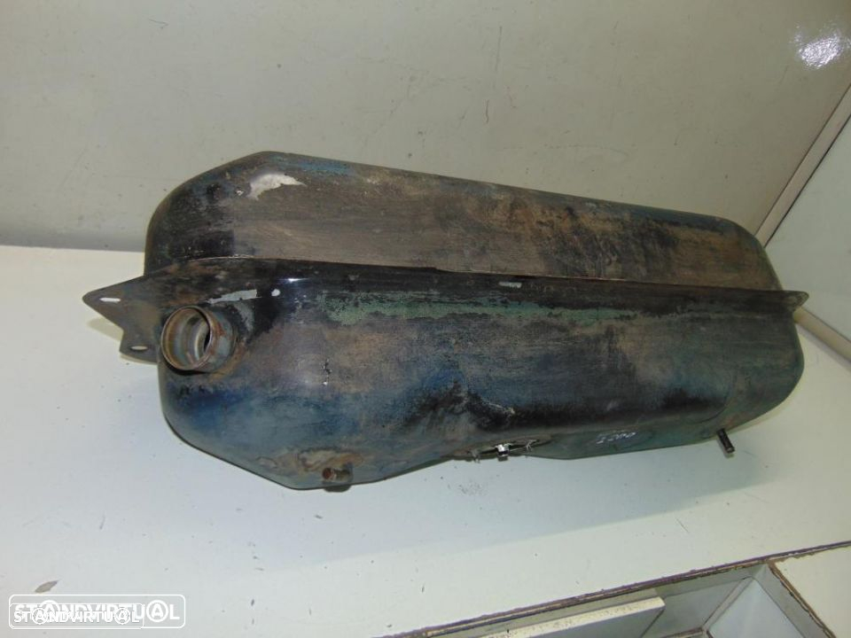 Datsun 1200 depósito de gasolina - 2