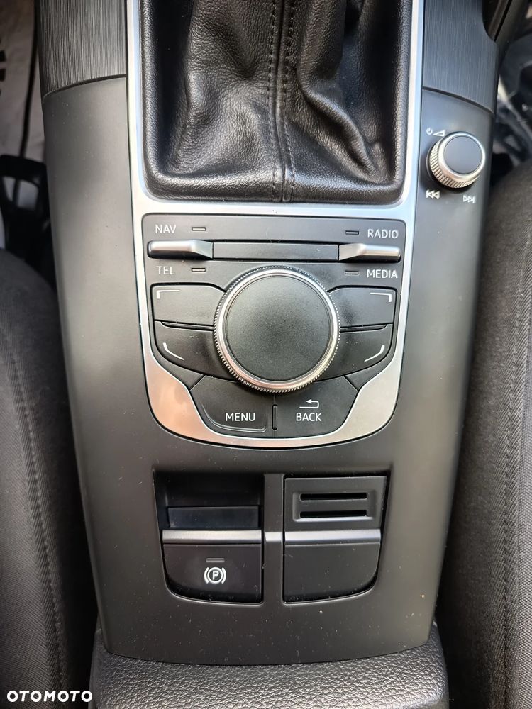 Audi A3 3-drzwiowe 1.4 TFSI Ambition - 23