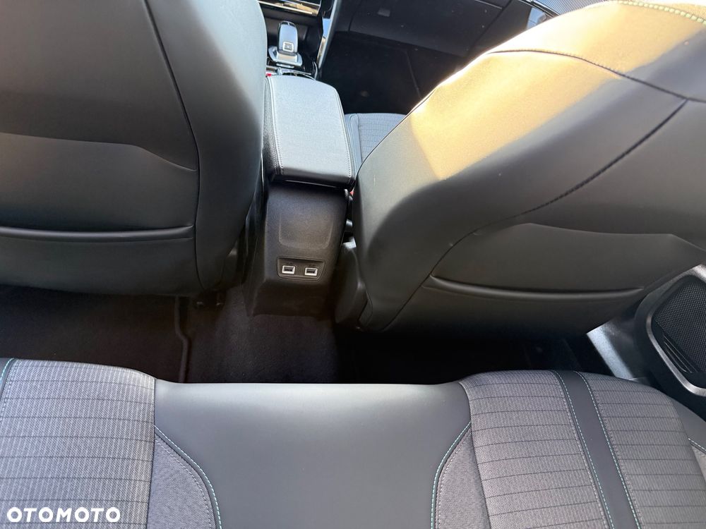 Peugeot 2008 PureTech 130 EAT8 Allure Pack - 16