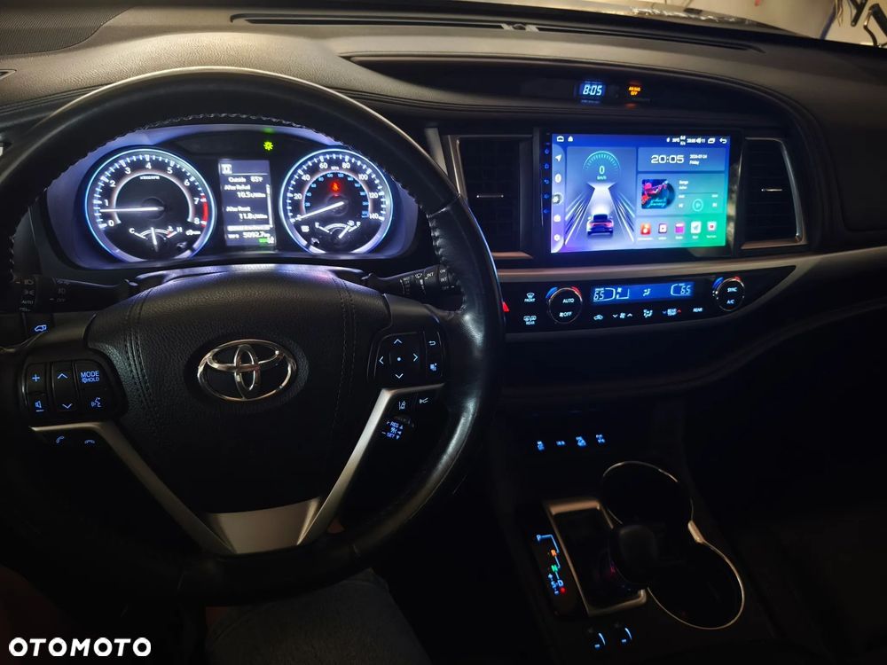 Toyota Highlander - 16