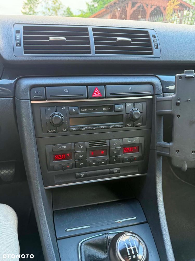 Audi A4 Limousine - 3