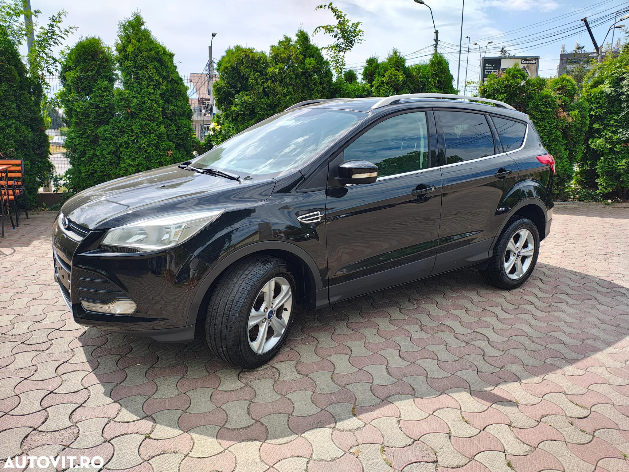 Ford Kuga 2.0 TDCi 2x4 Titanium - 2