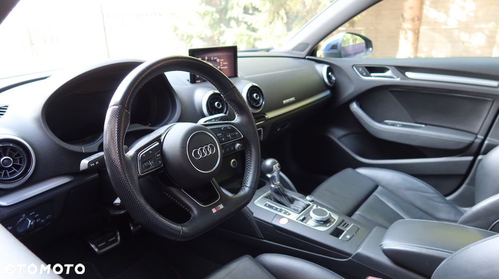 Audi S3 S tronic - 16