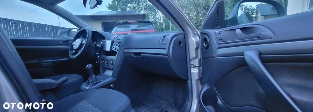 Skoda Octavia 1.6 Tour - 19