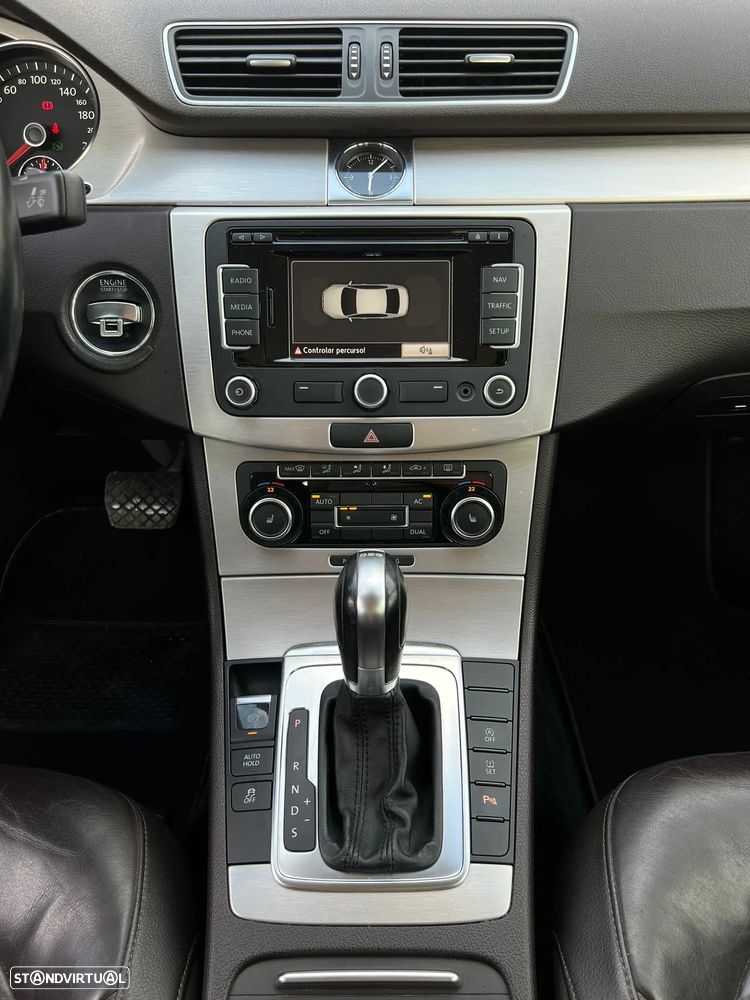 VW Passat 2.0 TDI Edition Confort. DSG - 12