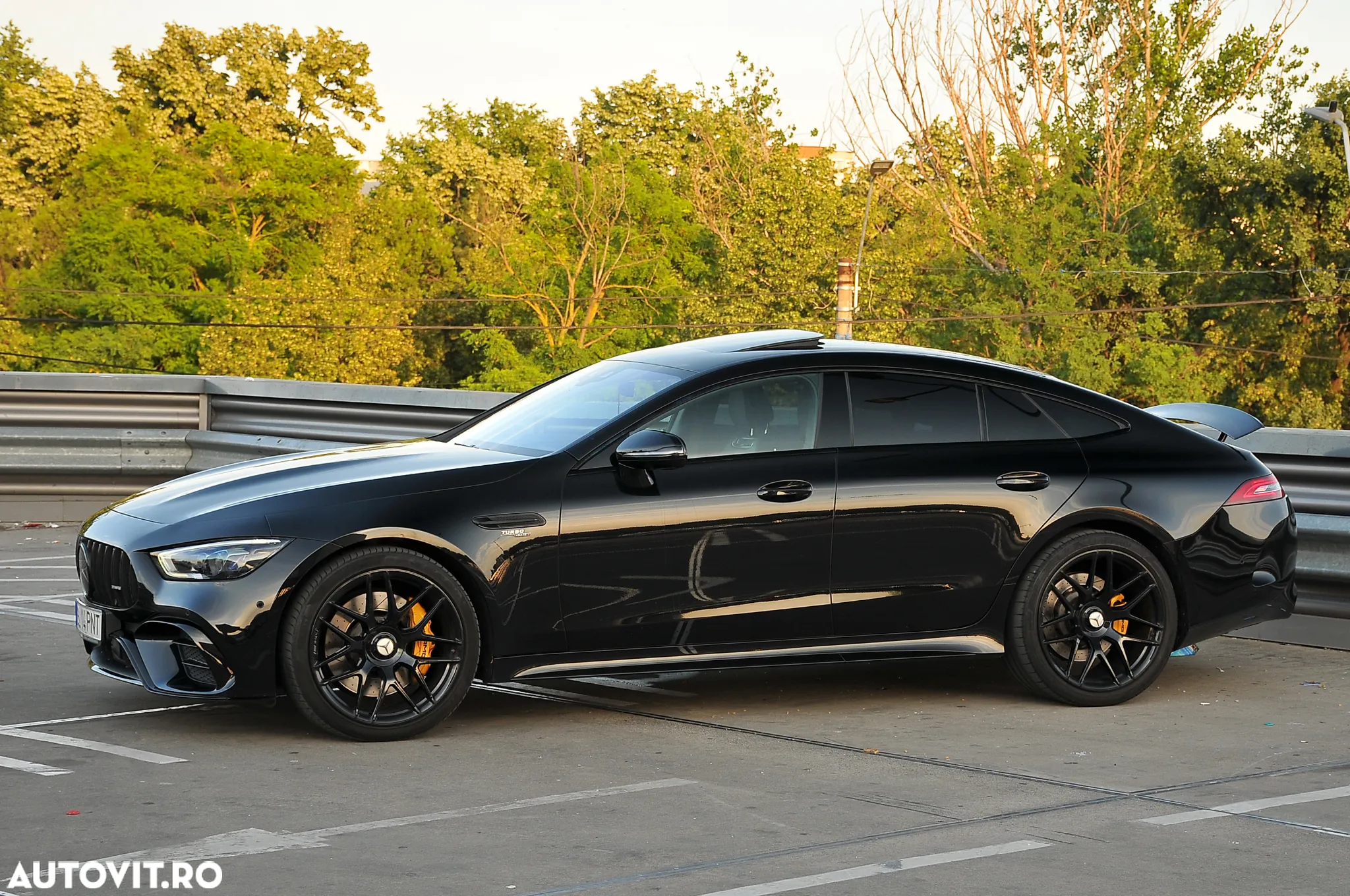Mercedes-Benz AMG GT 53 4MATIC+ MHEV - 3