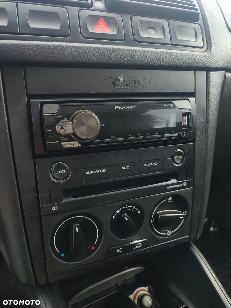 Volkswagen Golf 1.9 TDI Comfortline - 15