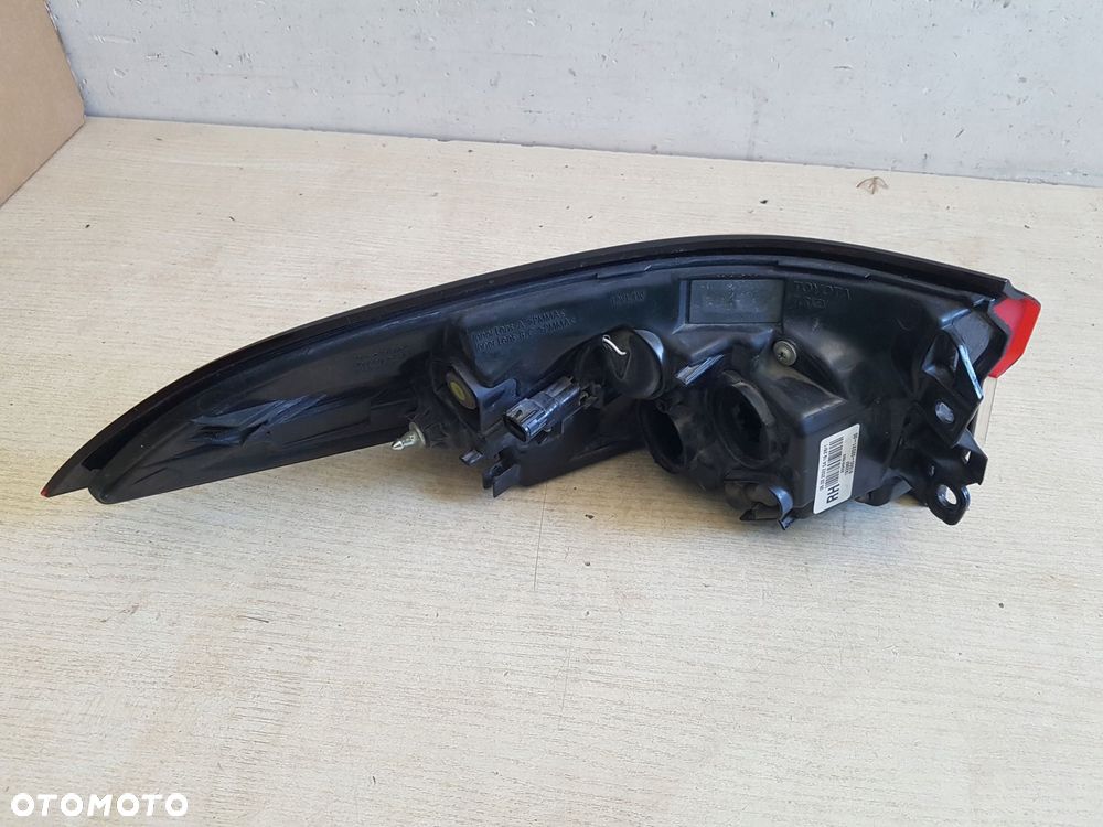 toyota corolla e21 sedan 19^ lampa led prawy tył 81550-02d21 - 6