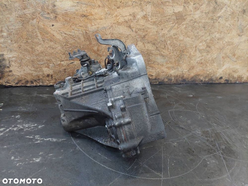 SKRZYNIA BIEGÓW TOYOTA YARIS II 1.3 16V MANUAL 5 BIEGÓW - 4