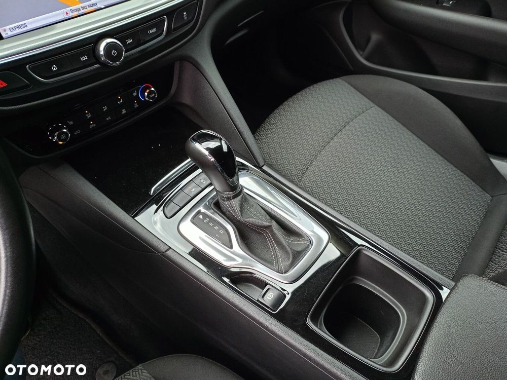 Opel Insignia - 17