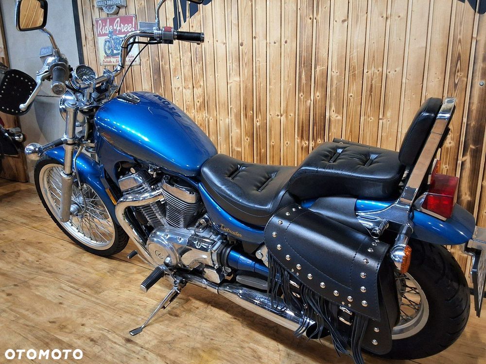 Suzuki Intruder - 15