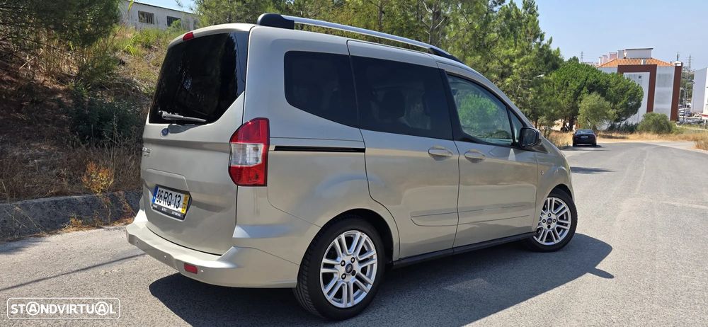Ford Tourneo Courier 1.5 TDCi Titanium - 2