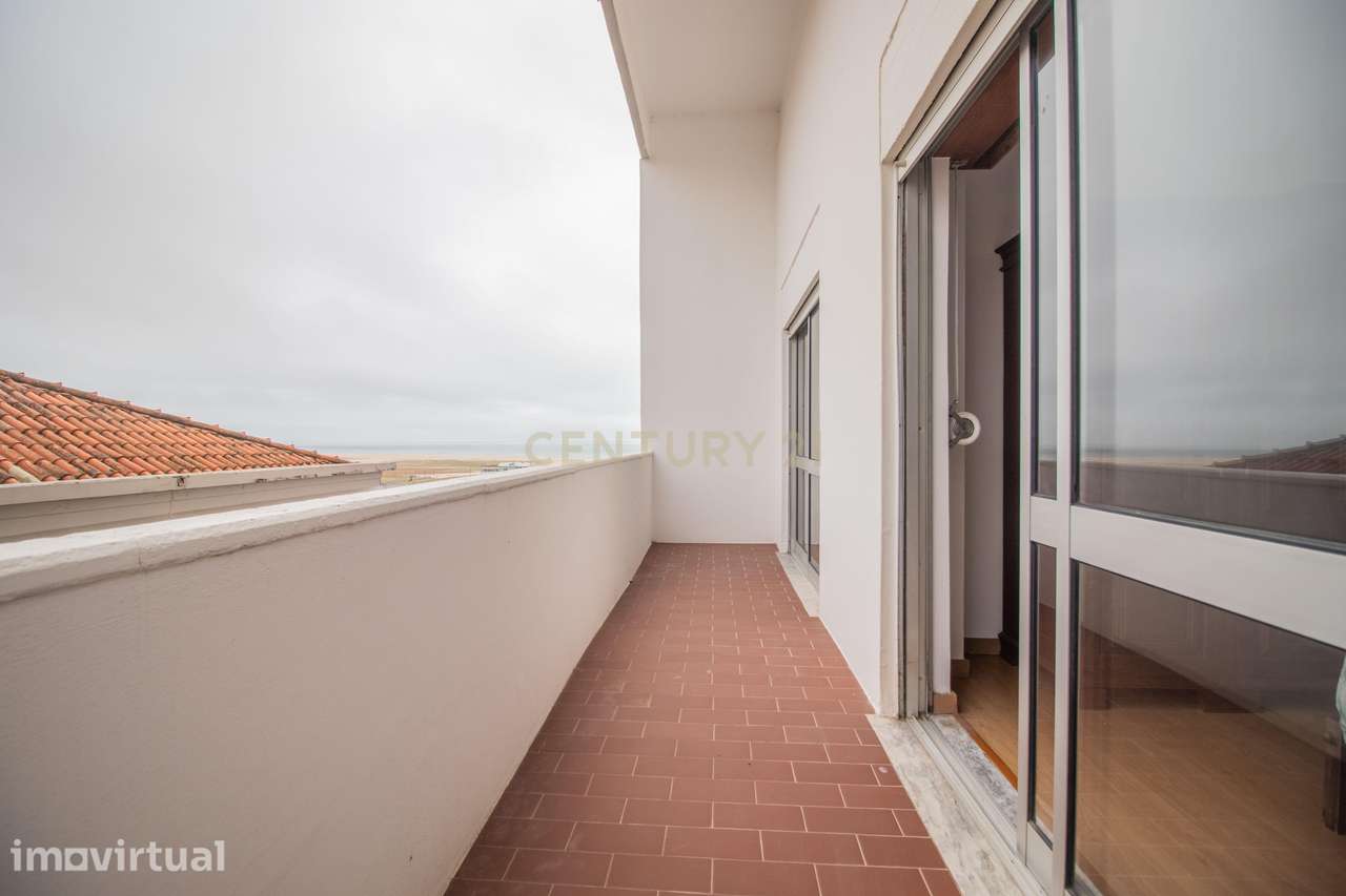 T1 primeira linha na Figueira da Foz, na emblemática Avenida do Brasil - Grande imagem: 4/23