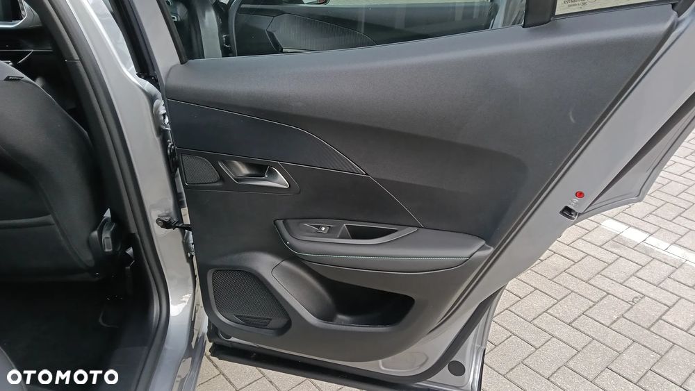 Peugeot 2008 1.5 BlueHDi Allure Pack S&S EAT8 - 32