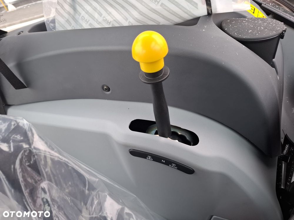 Steyr 4075 Kompakt s - 11