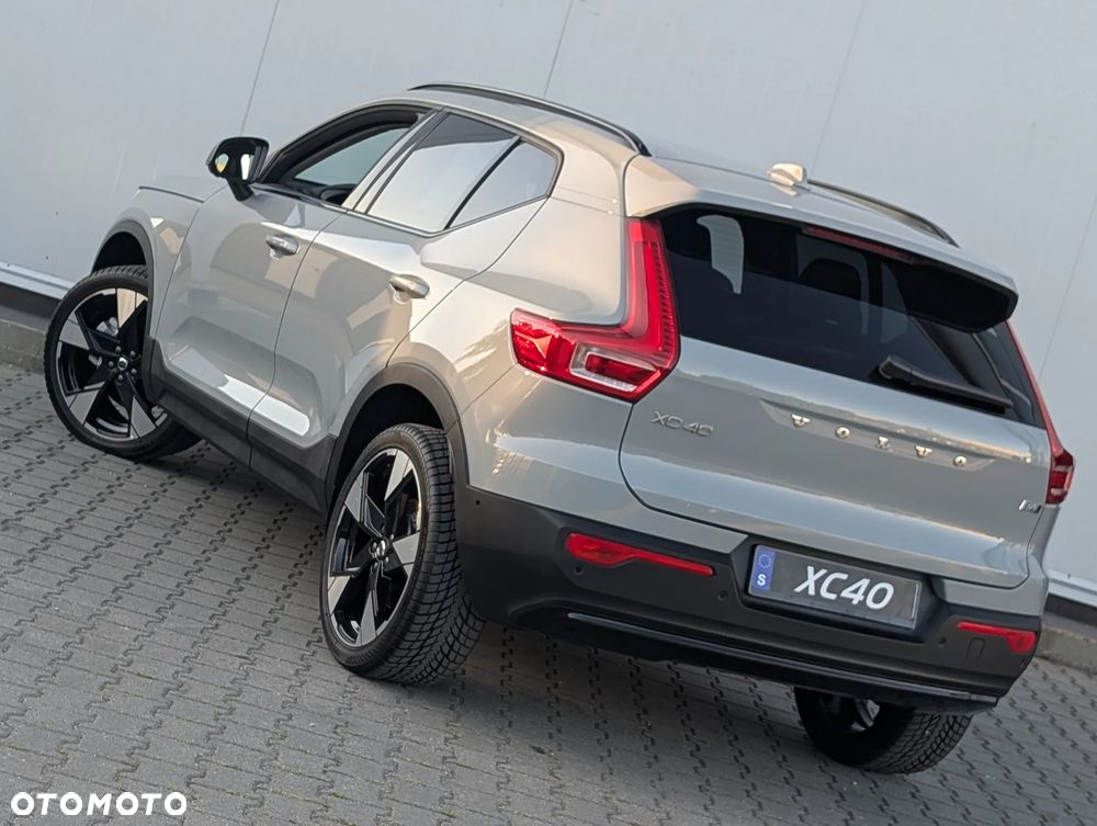 Volvo XC 40 B4 AWD Ultimate Dark - 11