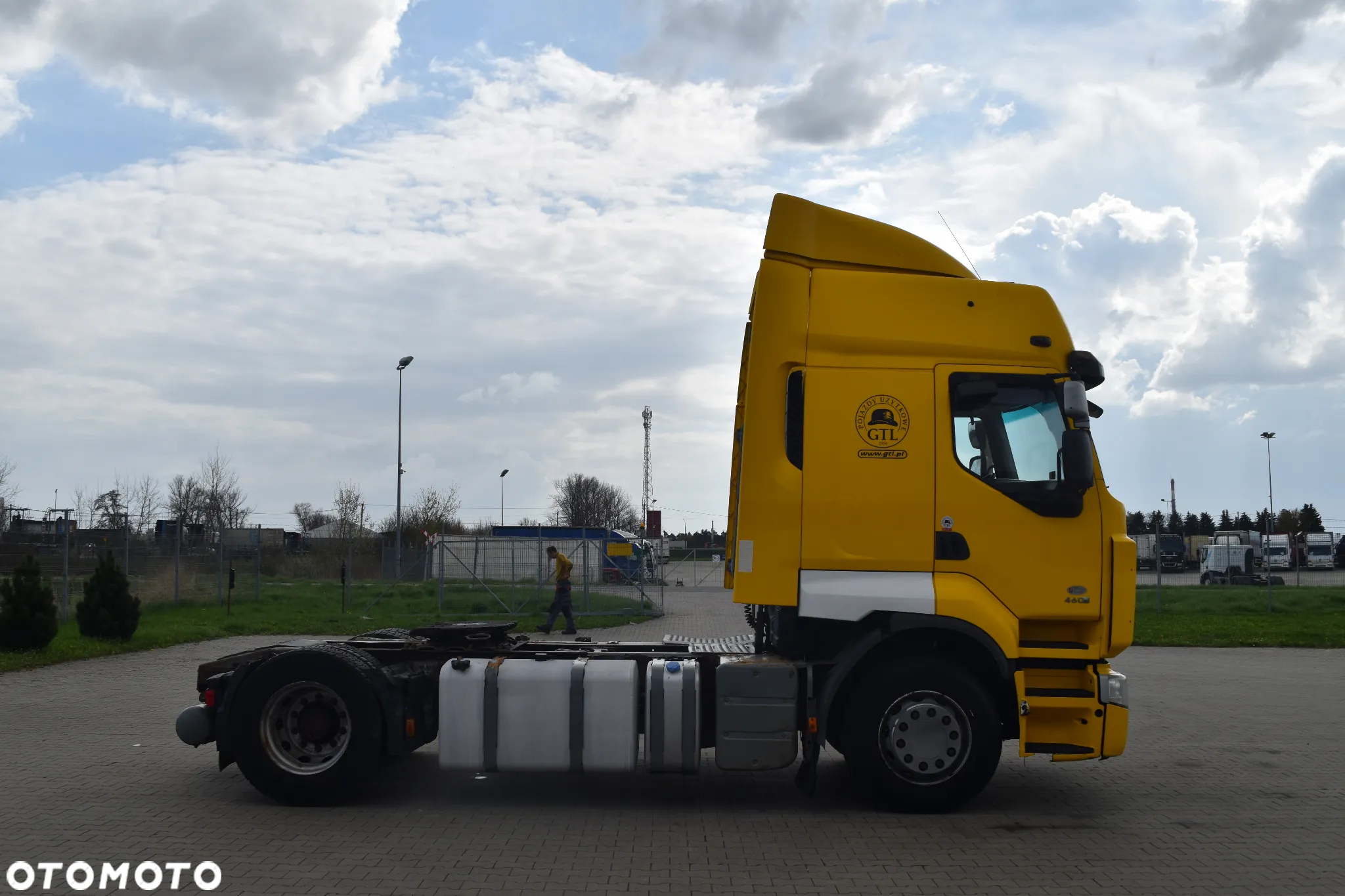 Renault Premium - 8