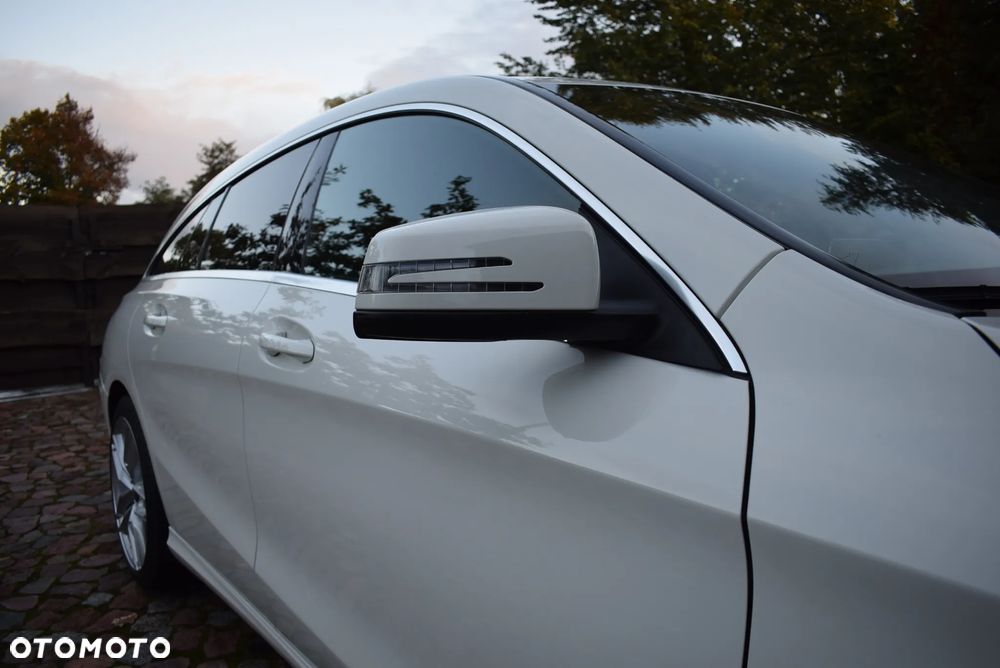 Mercedes-Benz CLA Shooting Brake 250 7G-DCT - 18