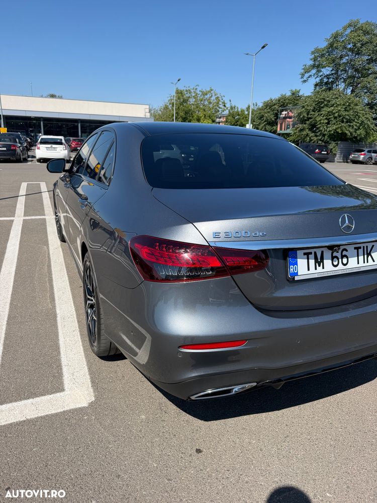 Mercedes-Benz E 300 de 4Matic 9G-TRONIC AMG Line - 4