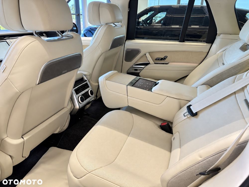 Land Rover Range Rover 4.4 V8 P615 mHEV SV - 9