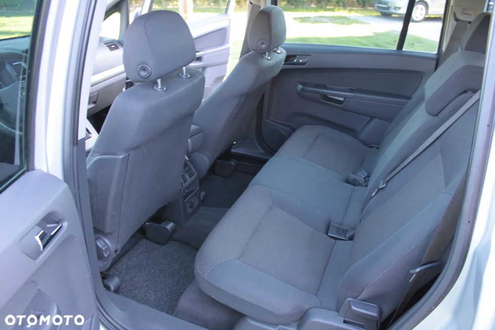 Opel Zafira - 28