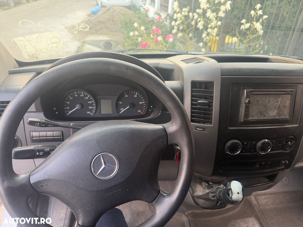 Mercedes-Benz Sprinter - 4