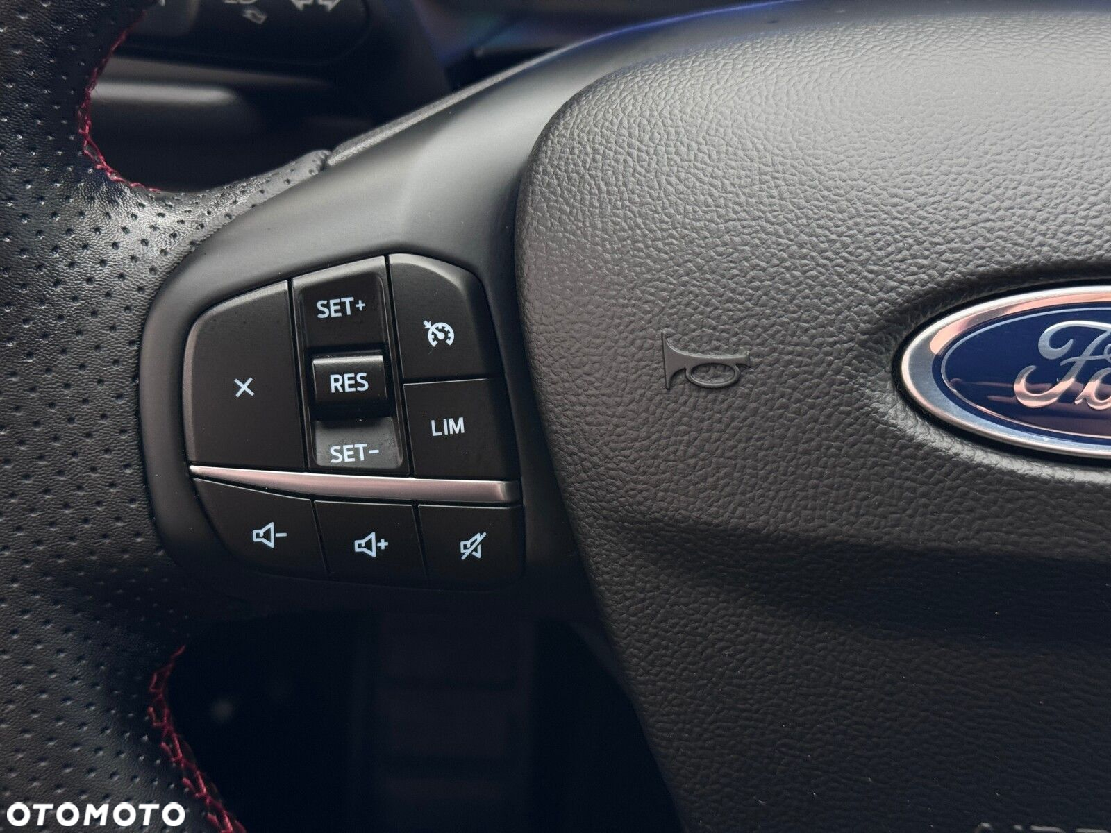 Ford Kuga - 20