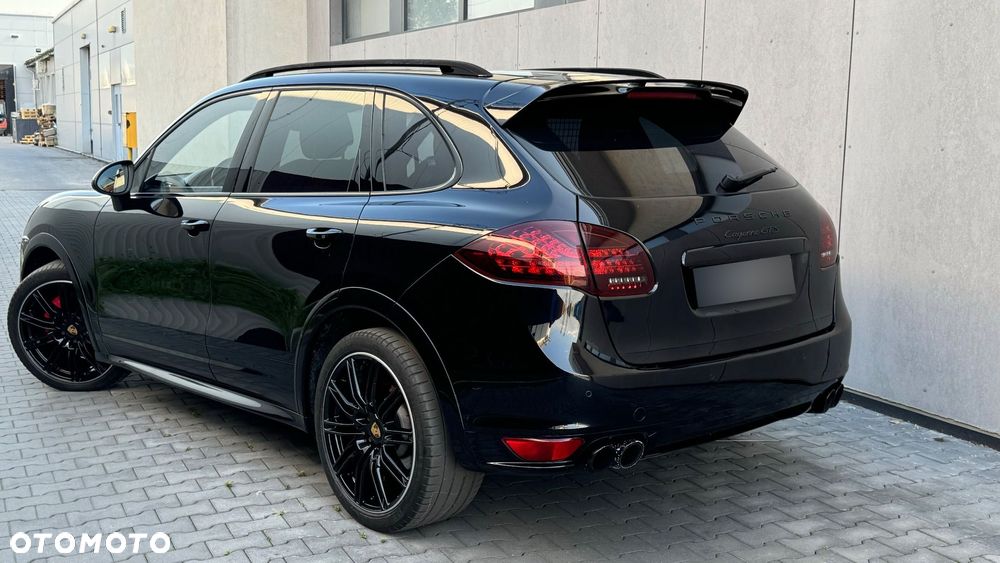 Porsche Cayenne - 22