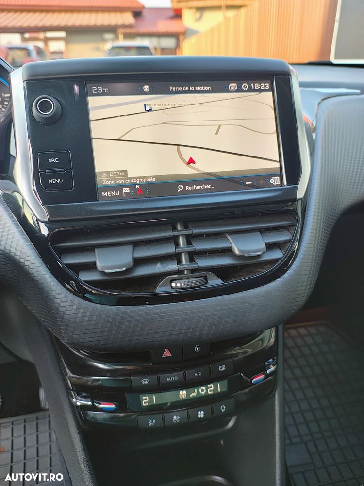 Peugeot 2008 PureTech 110 Stop&Start Allure - 15