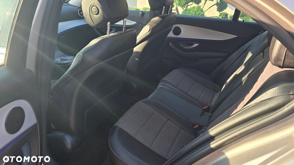 Mercedes-Benz Klasa E 220 d 4-Matic Avantgarde - 9