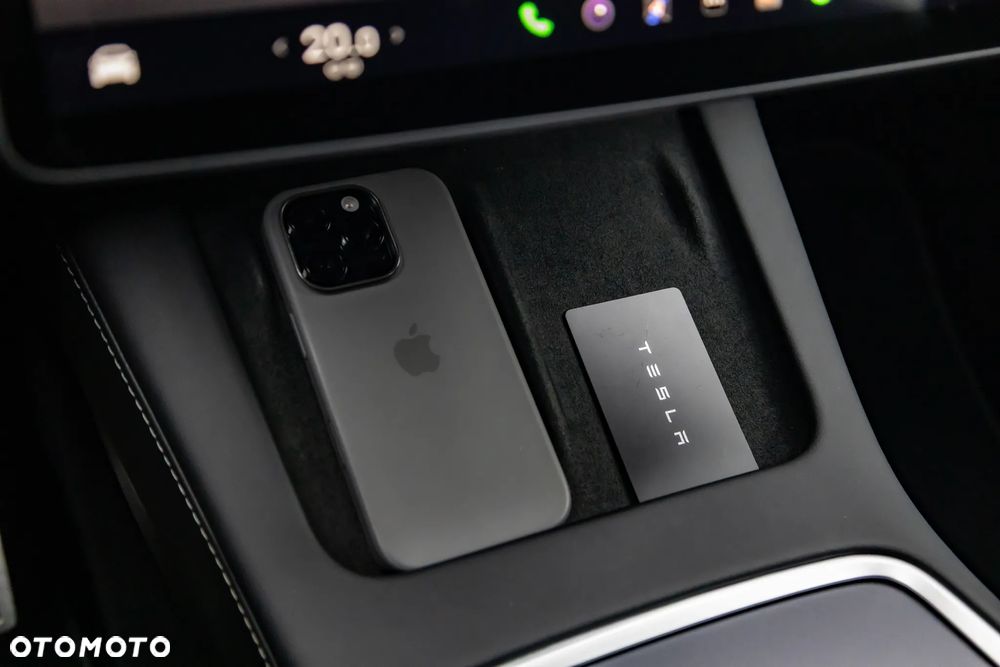 Tesla Y Performance AWD - 25