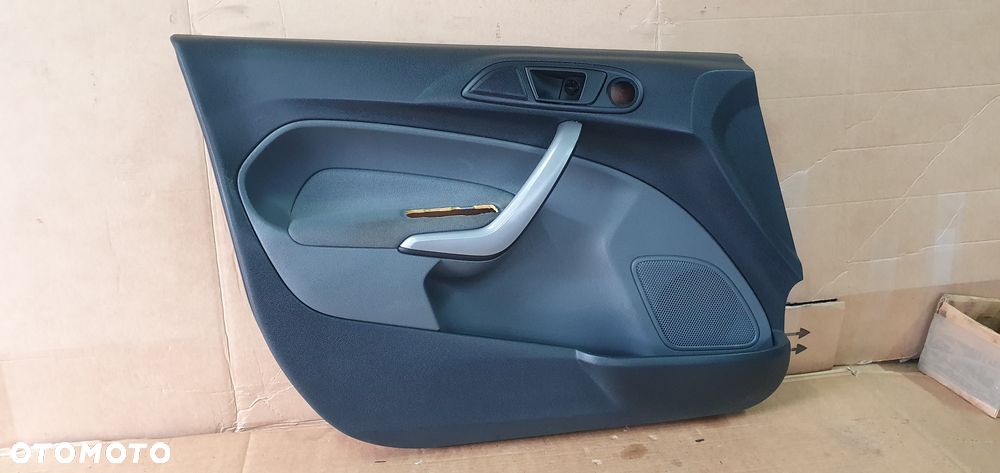 Tapicerka boczek drzwi lewy przód Ford Fiesta MK7 5D - 5