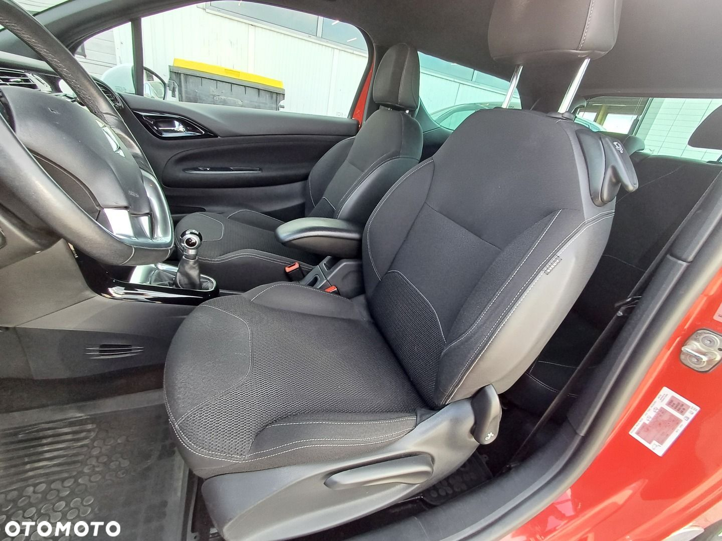 Citroën DS3 1.6 VTi SoChic - 15