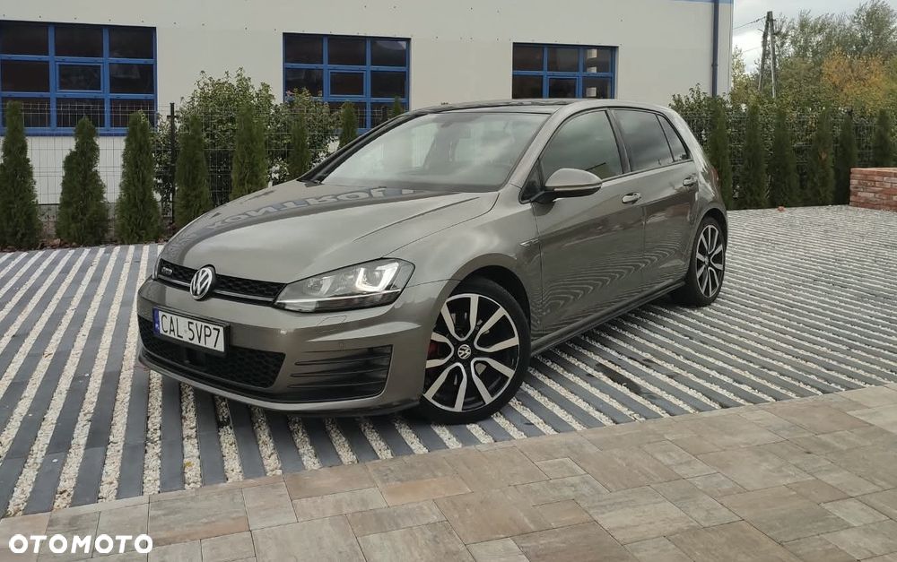 Volkswagen Golf - 3