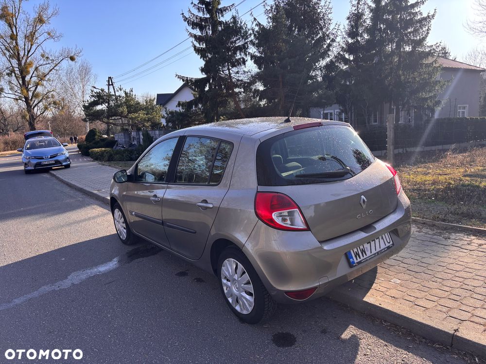Renault Clio 1.2 16V Bioetanol Alize - 3