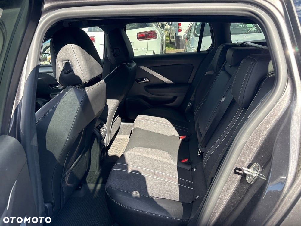 Opel Astra 1.2 T GS S&S - 10