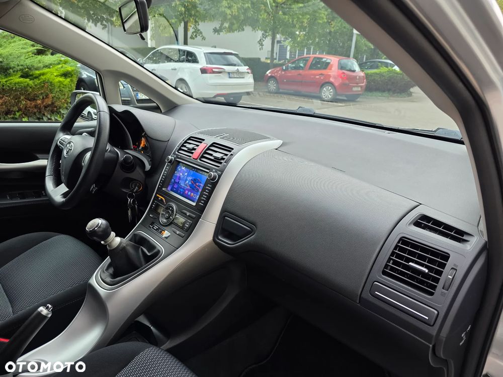Toyota Auris - 23