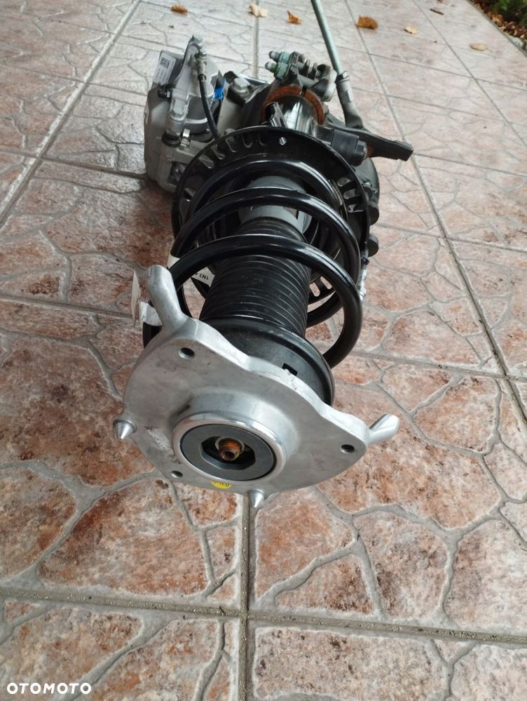 Zawieszenie amortyzator piasta prawa VW ID BUZZ 1N3 - 4