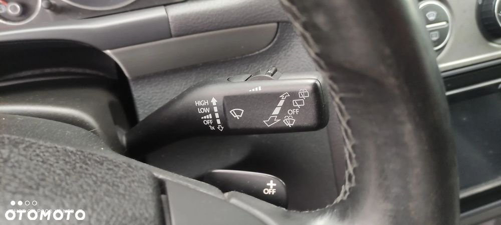 Volkswagen Touran 2.0 TDI DPF Highline DSG - 19